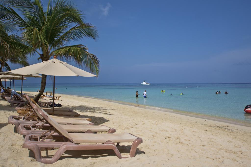 Infinity Bay Spa & Beach Resort West Bay Exterior photo