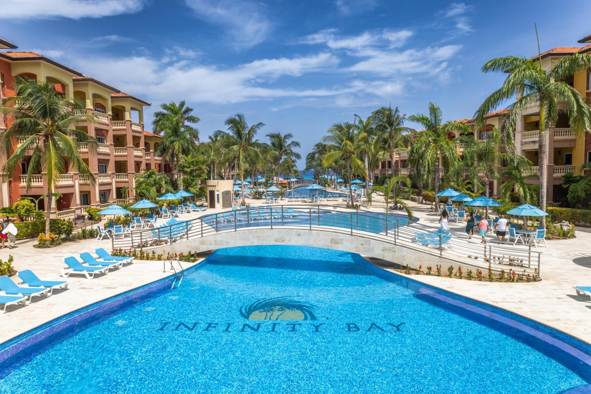 Infinity Bay Spa & Beach Resort West Bay Exterior photo