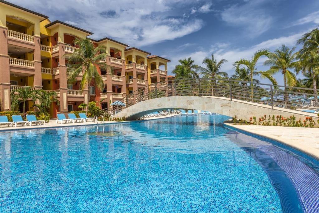 Infinity Bay Spa & Beach Resort West Bay Exterior photo